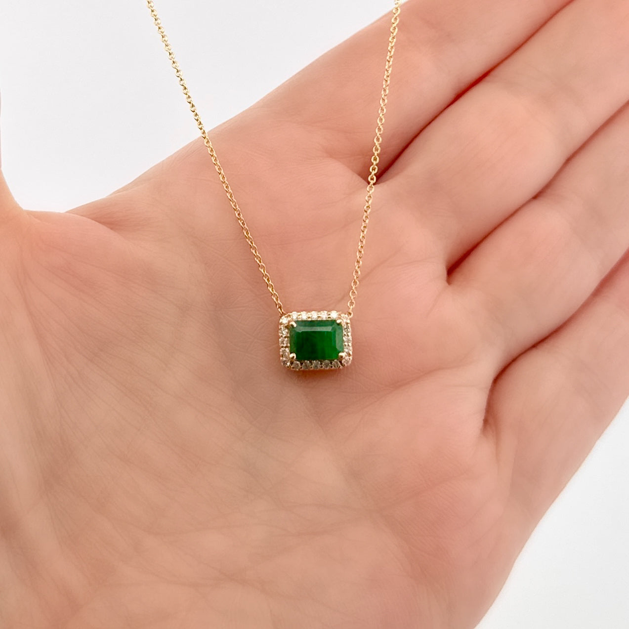 Cadenita de ORO con Esmeralda y Diamantes