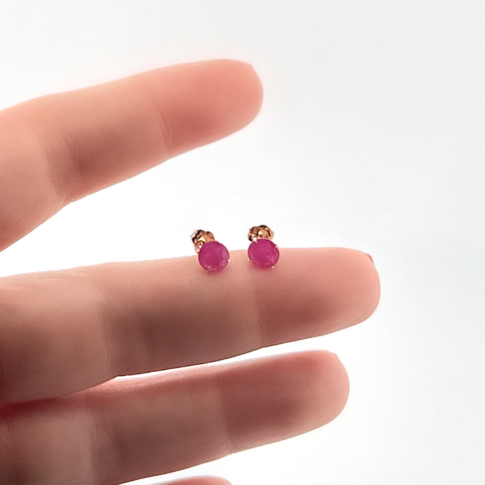 Aretes de ORO de Rubies $130 dlls