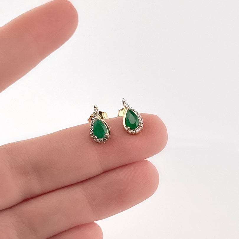 Aretes de ORO con Esmeralda de Gota y Diamantes $440 dlls