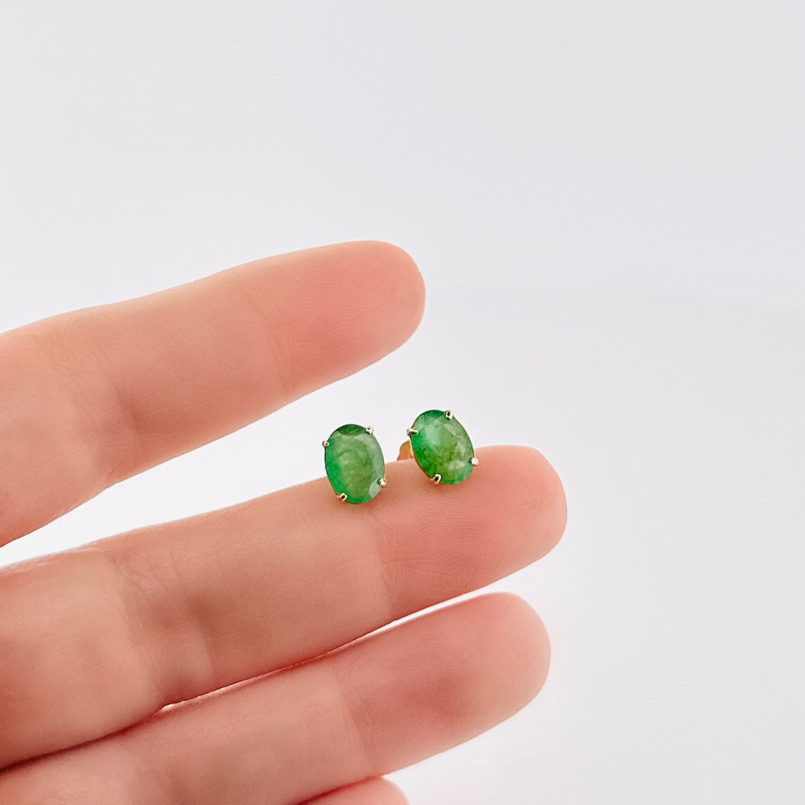 Aretes de ORO ovalados de Esmeralda $250 dlls