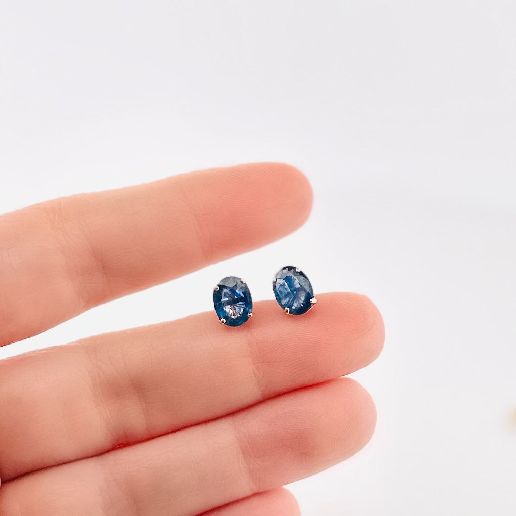 Aretes de ORO ovalados de Zafiro $250 dlls