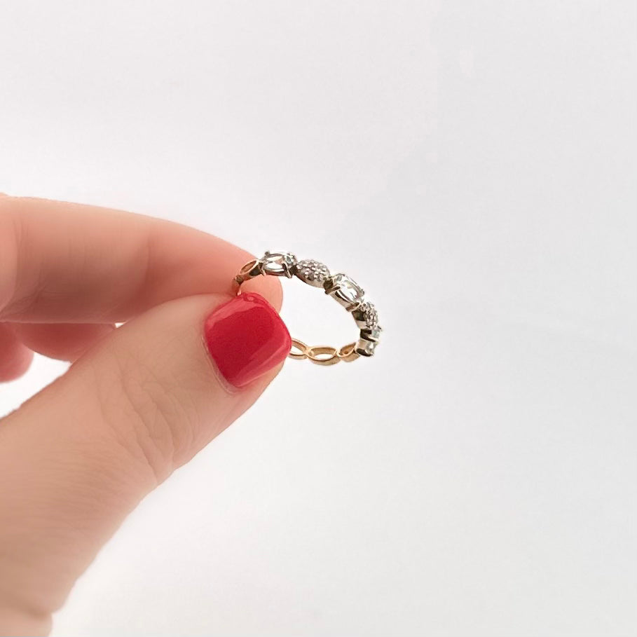 Anillo de ORO con Acuamarinas y Diamantes
