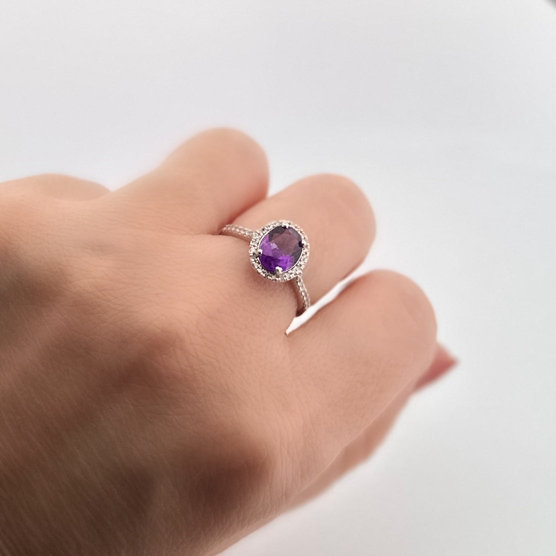 Anillo de ORO con Amatista y Diamantes $450 dlls
