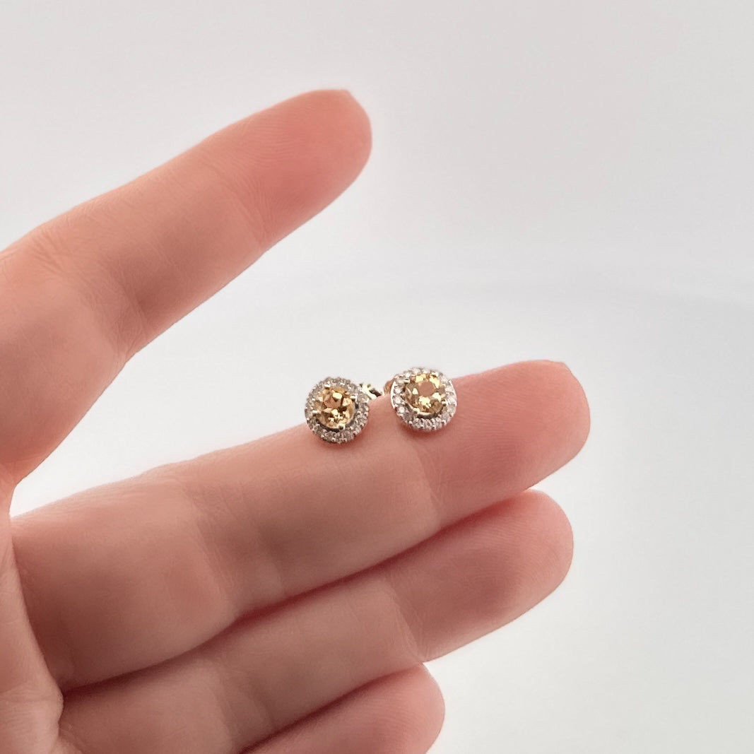 Aretes de ORO con Citrina redonda y Diamantes $320 dlls