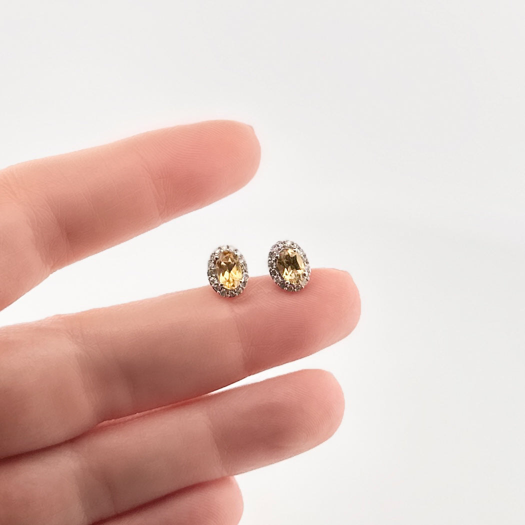 Aretes de ORO con Citrina Ovalada y Diamantes $380 dlls