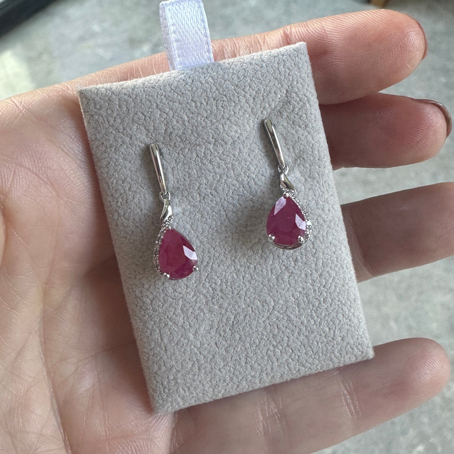 Aretes de ORO con Rubies y Diamantes $420 dlls