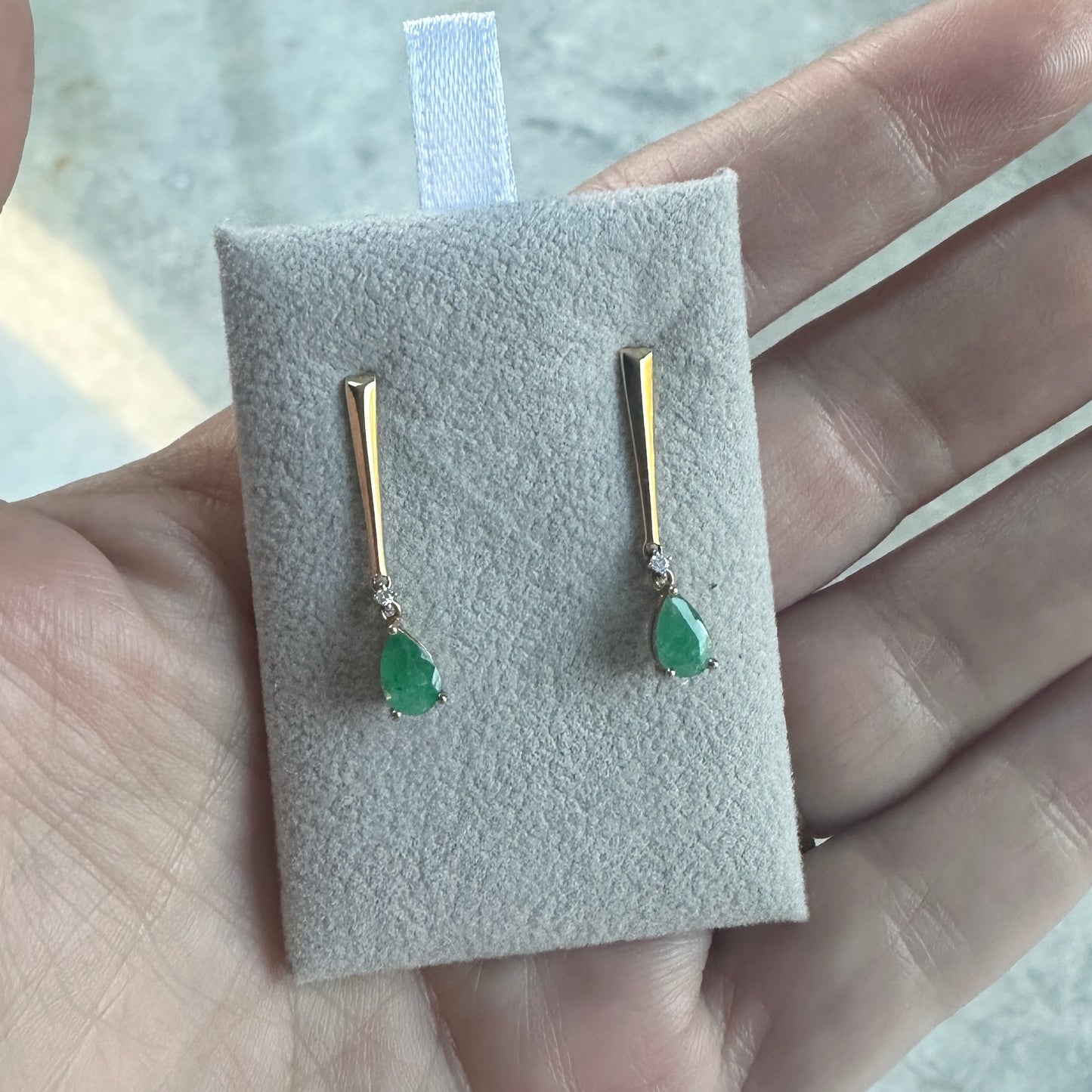 Aretes de ORO con esmeralda $270 dlls