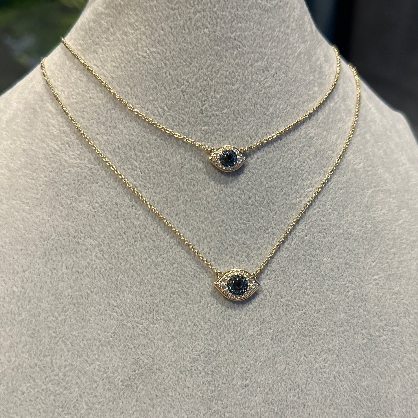 Aspery and Guldag Flat Evil Eye Diamond Necklace $1,100 y $1,300 dlls