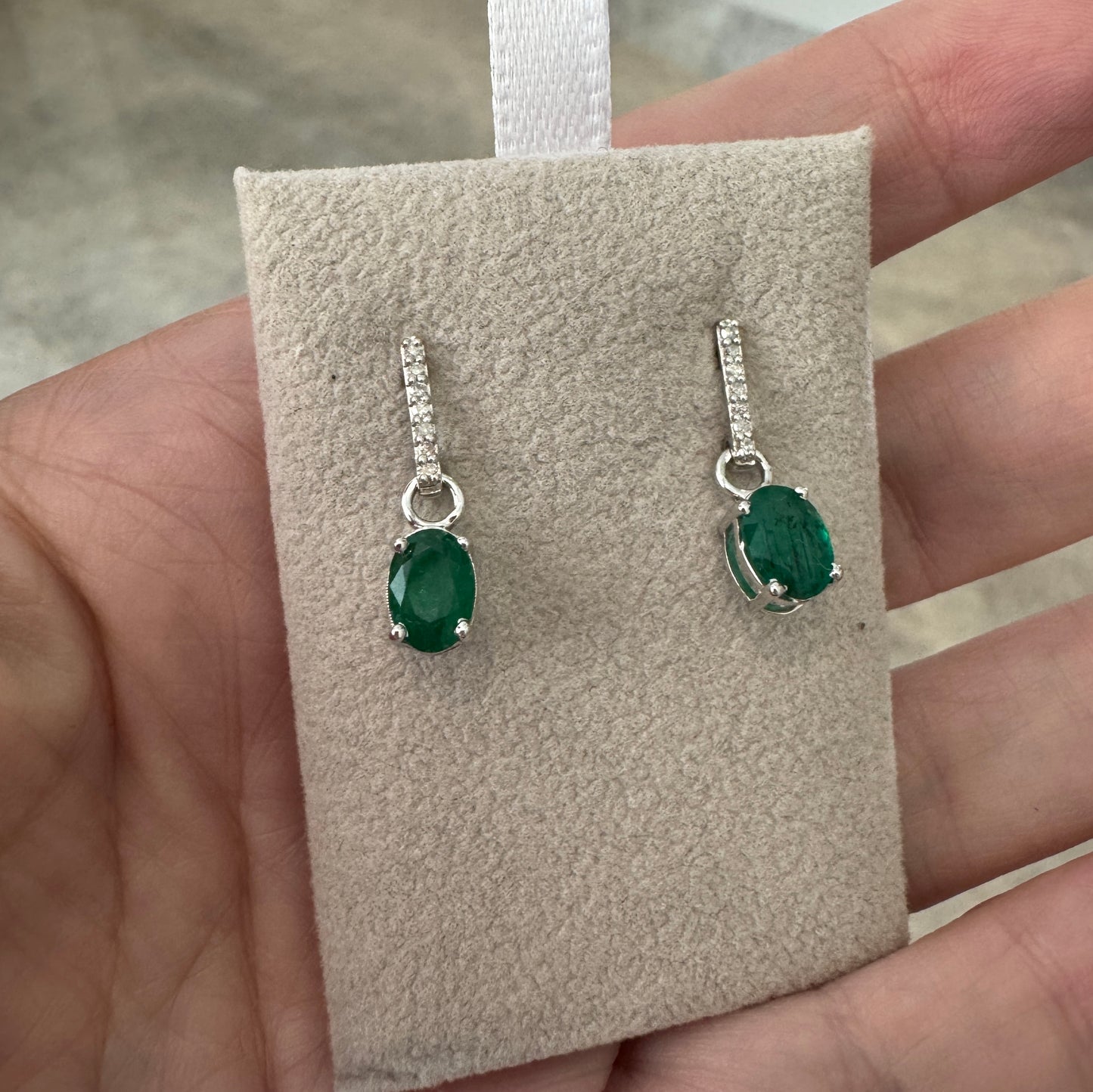 Aretes de ORO de Esmeraldas y diamantitos $430 dlls