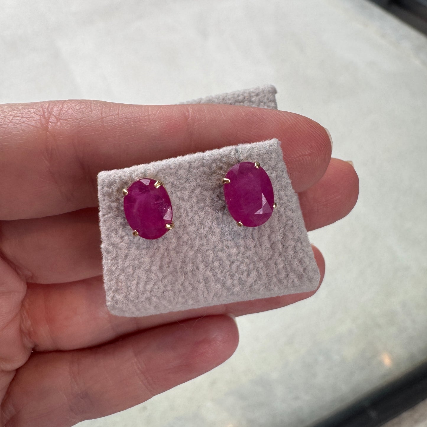 Aretes de ORO ovalados de Rubies $250 dlls