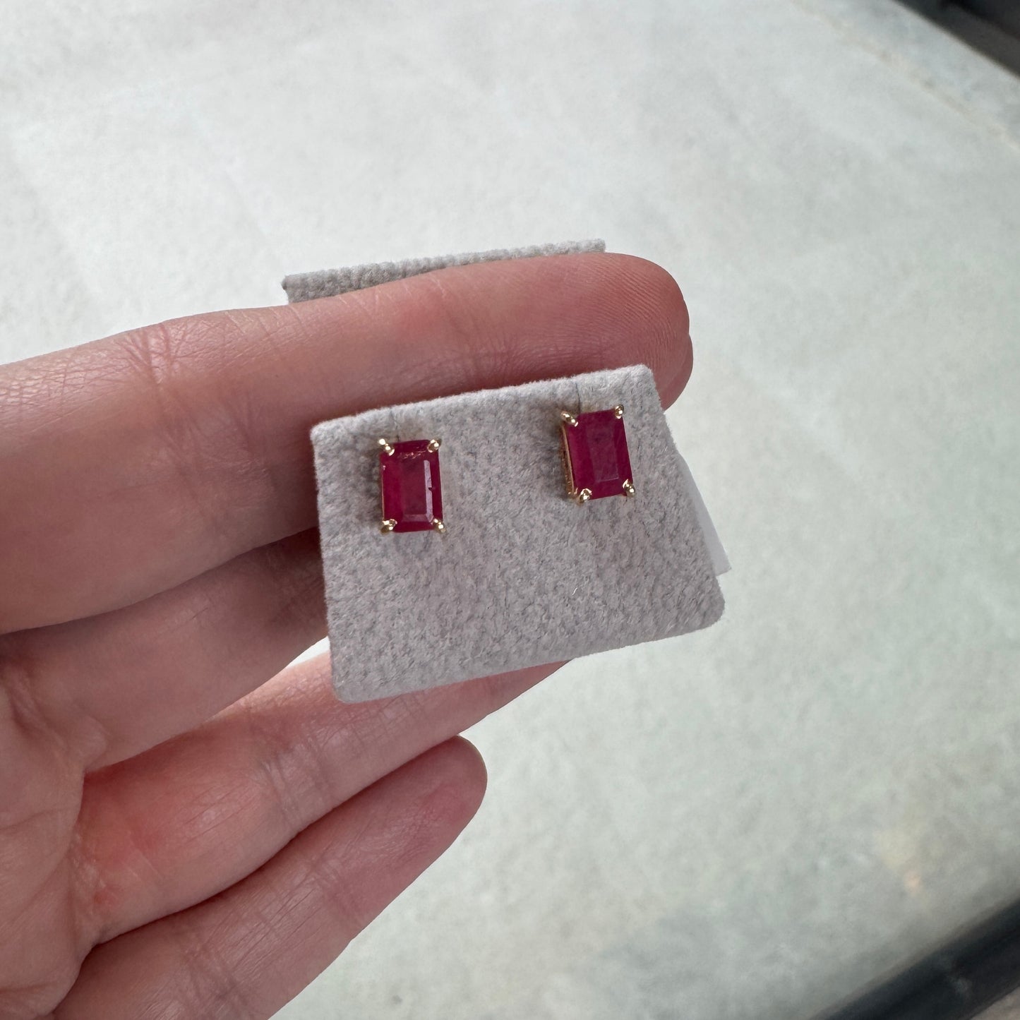 Aretes de ORO de RUBI corte esmeralda $270 dlls