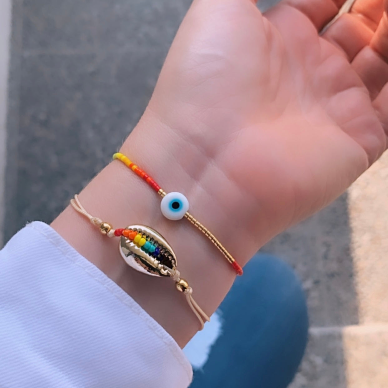 Pulseras ajustables con colores