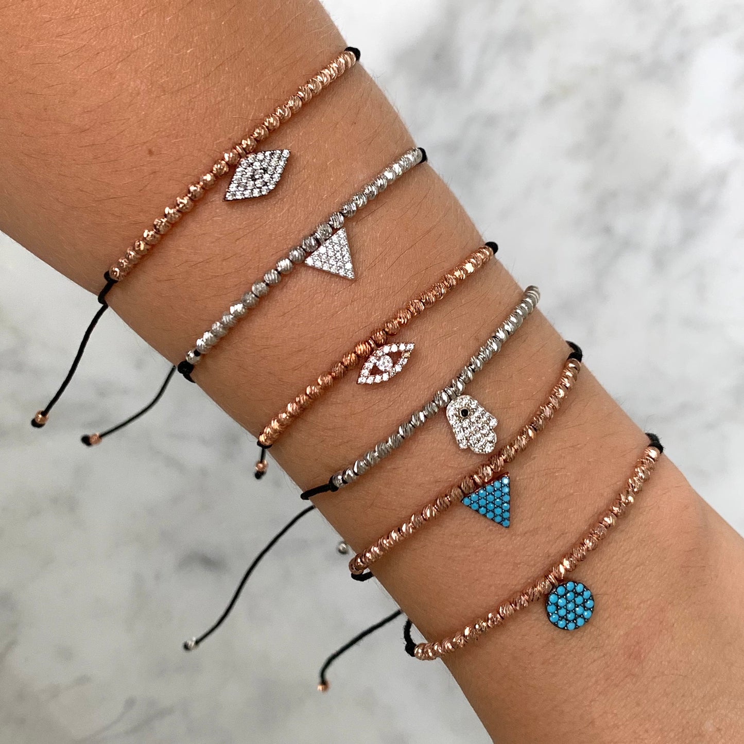 Pulseras ajustables con BOLITAS DE PLATA FACETEADA y DIJE
