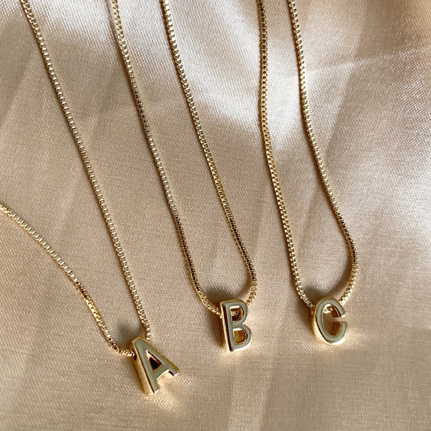 Cadenita de PLATA con INICIAL