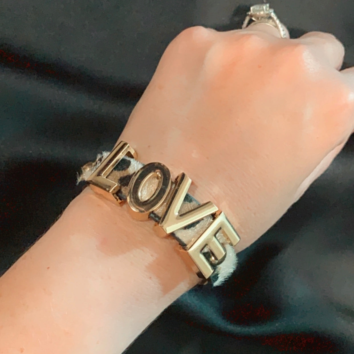Pulsera LOVE de PIEL
