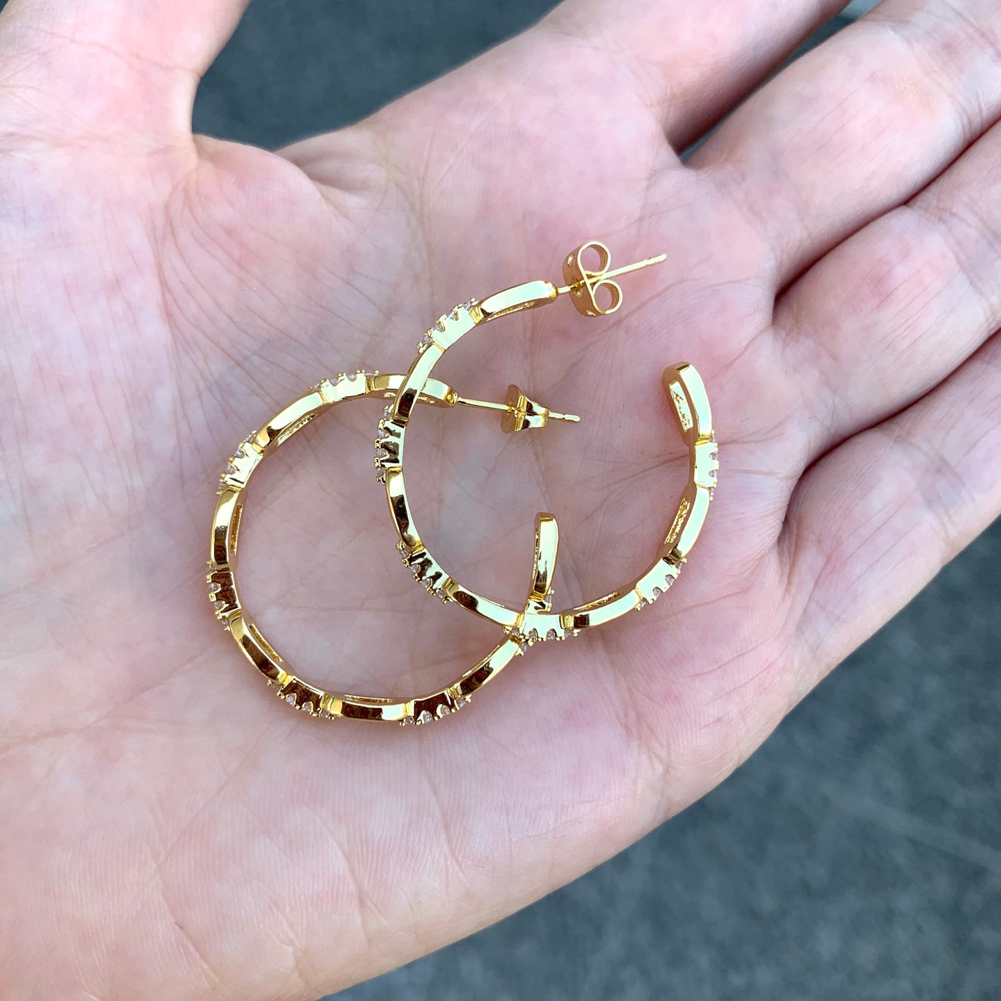 Arracadas medianas de CADENA