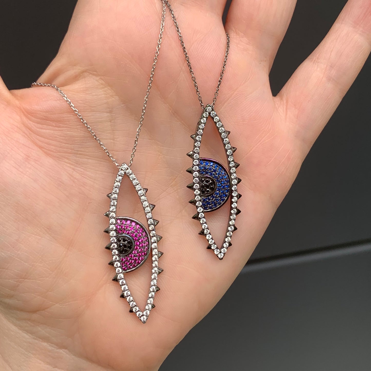 Cadenita de plata con dije DE OVALO CON OJO