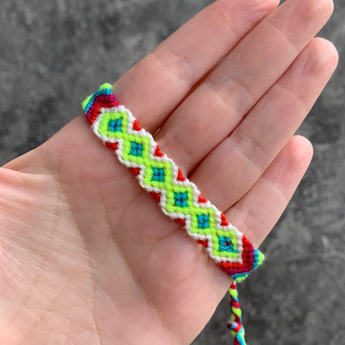 Pulseras TEJIDAS de COLORES