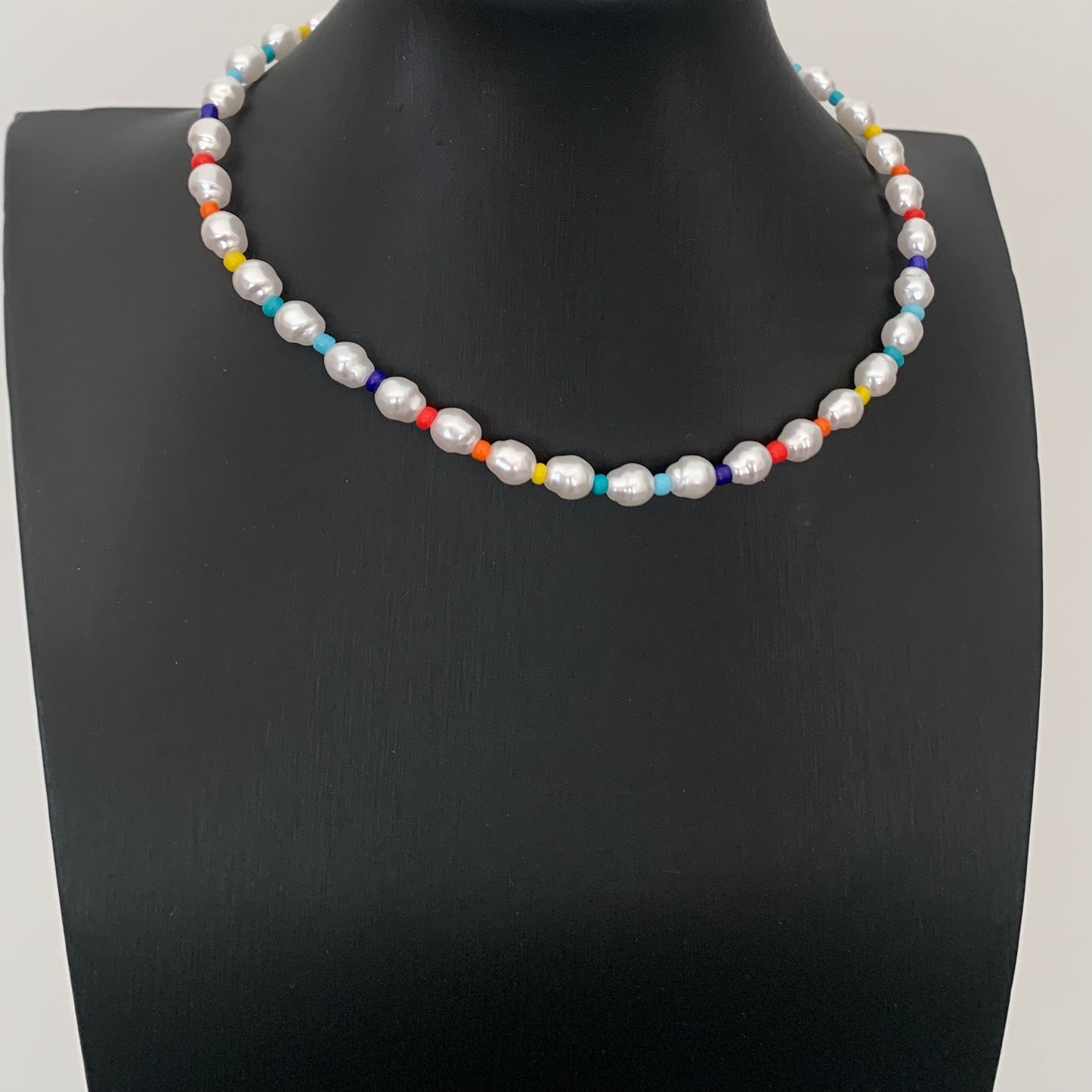 Choker de perlitas y colores