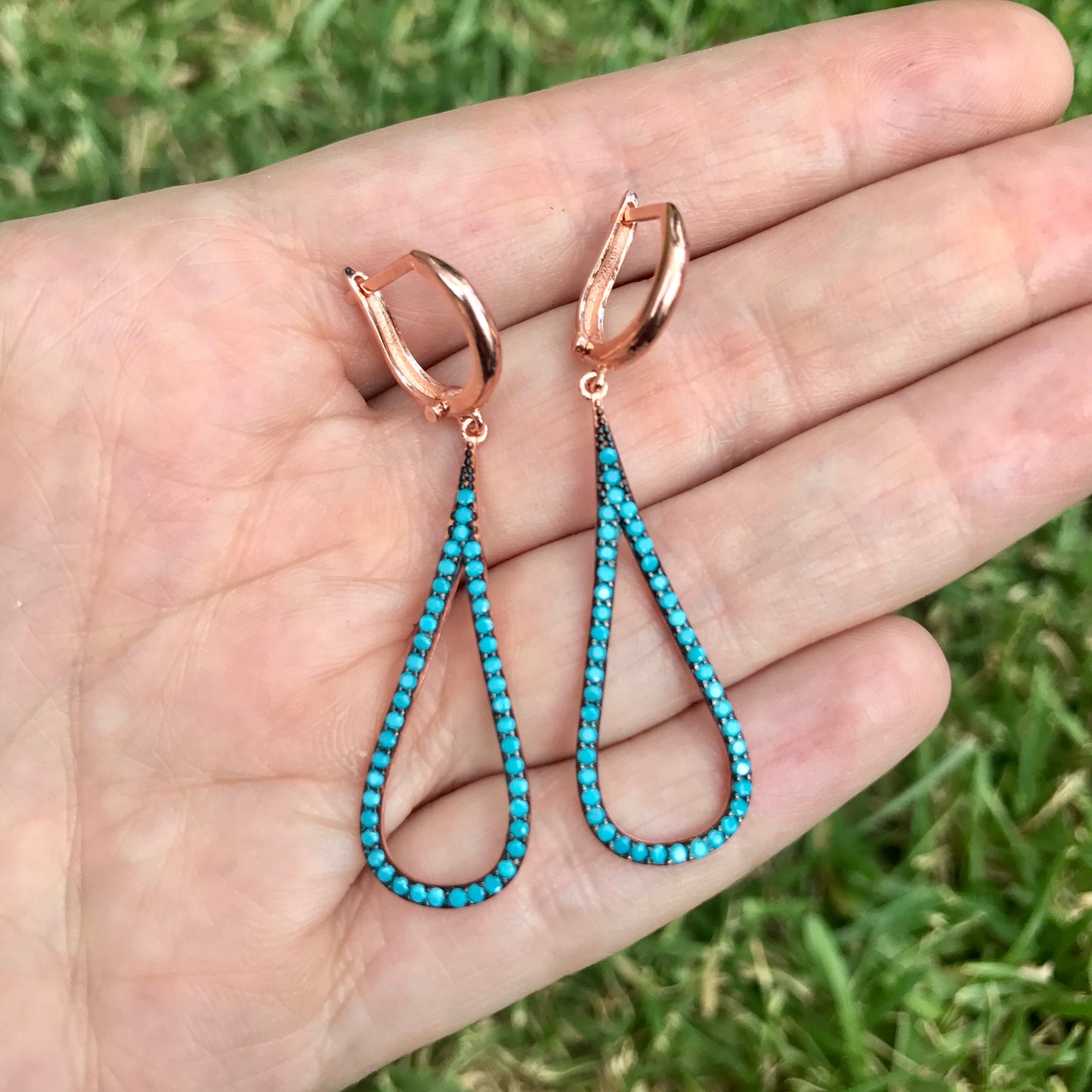 Arete de plata con GOTA LARGA con piedras TURQUESAS