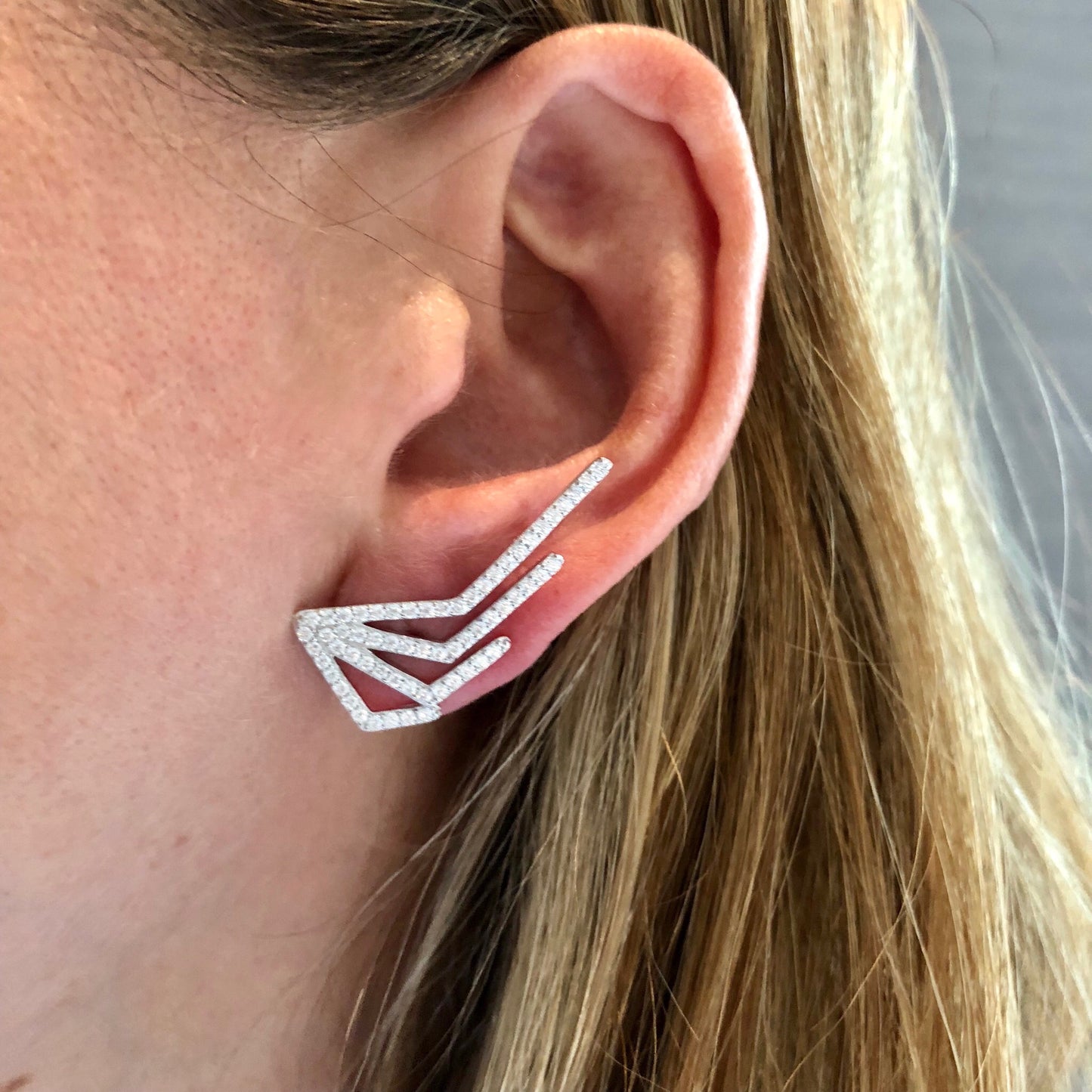 Arete de plata .925 de ALAS GEOMETRICAS con ZIRCONIAS