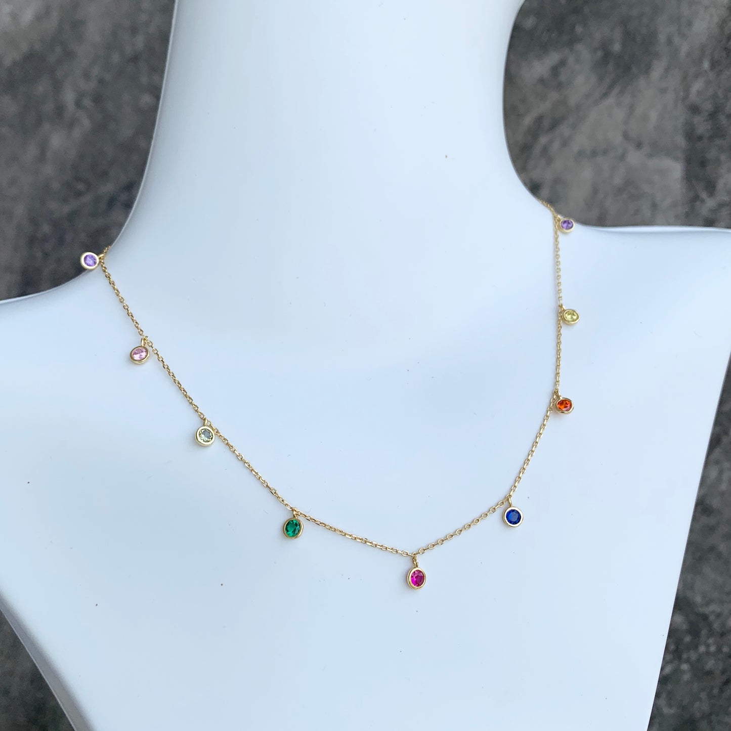 Cadenita CHOKER de plata con 10 zirconias COLGANTES de COLORES