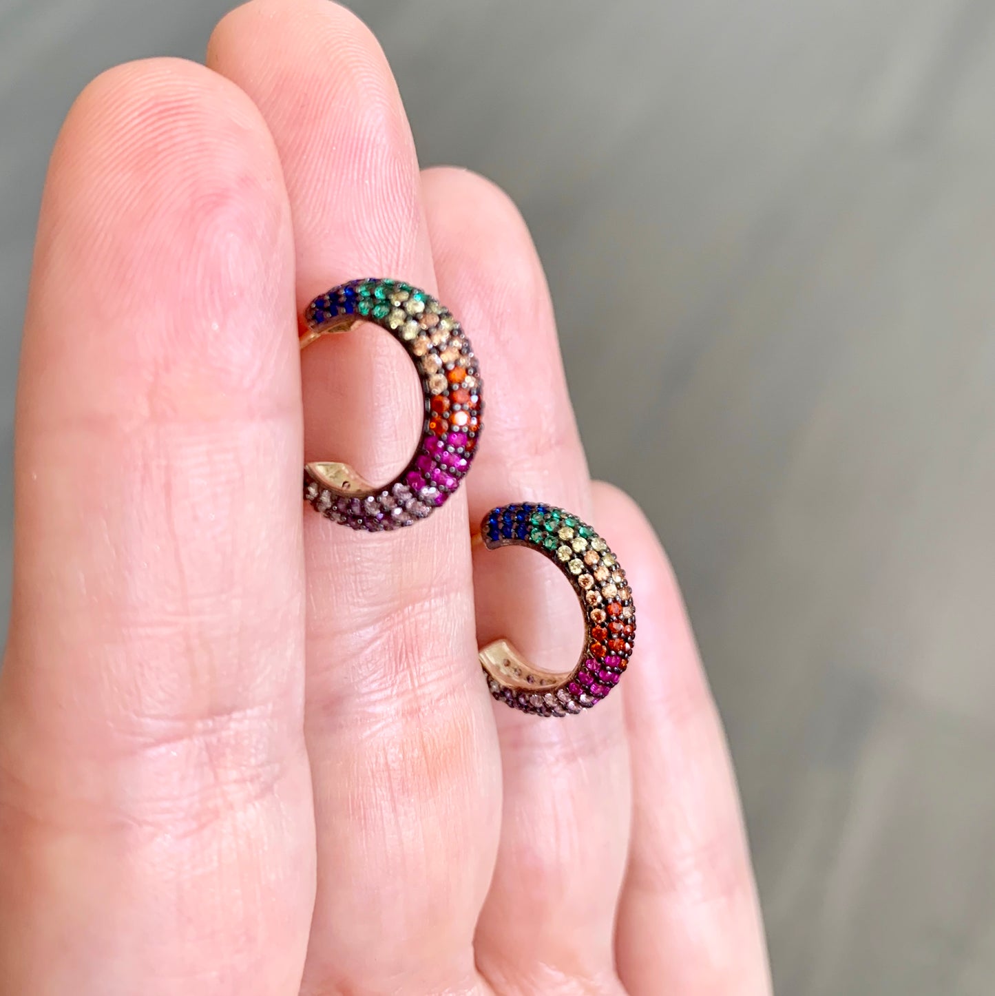 Arracadas CHICAS con ZIRCONIAS de COLORES