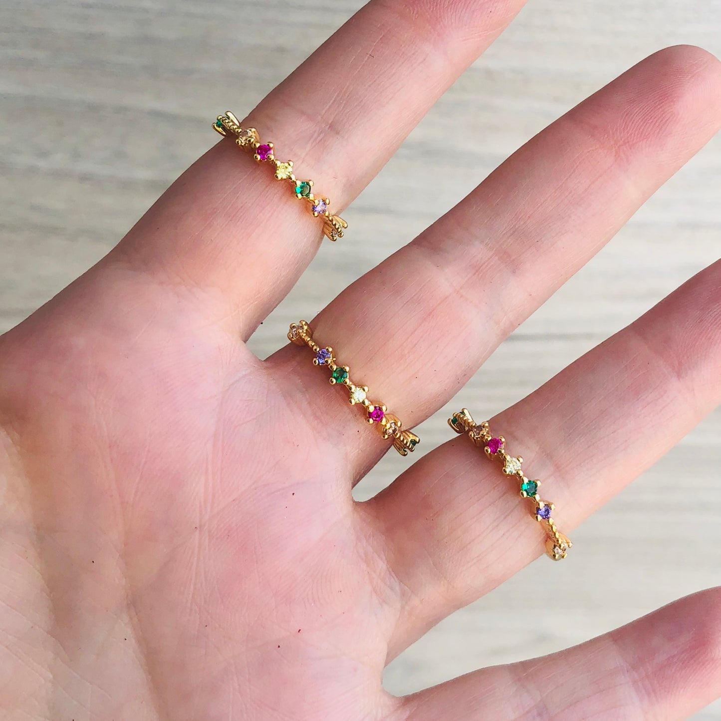 Anillo con ZIRCONIAS de colores