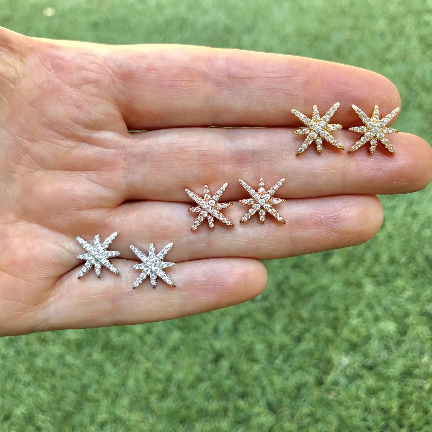 Arete de plata con zirconias de ESTRELLA PLANA