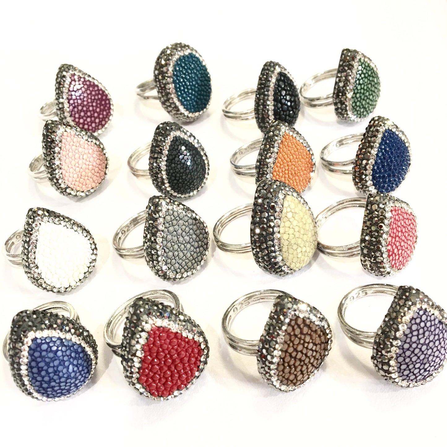 Anillo de Piel de MANTARRAYA y Cristales
