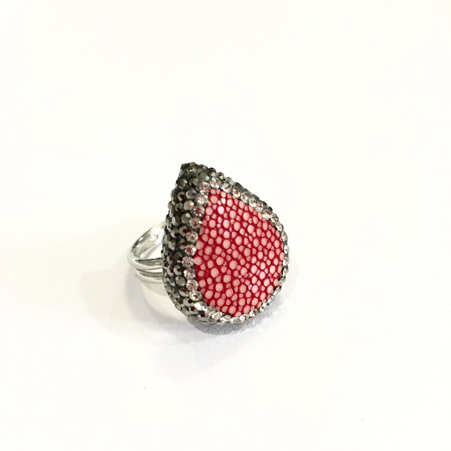 Anillo de Piel de MANTARRAYA y Cristales