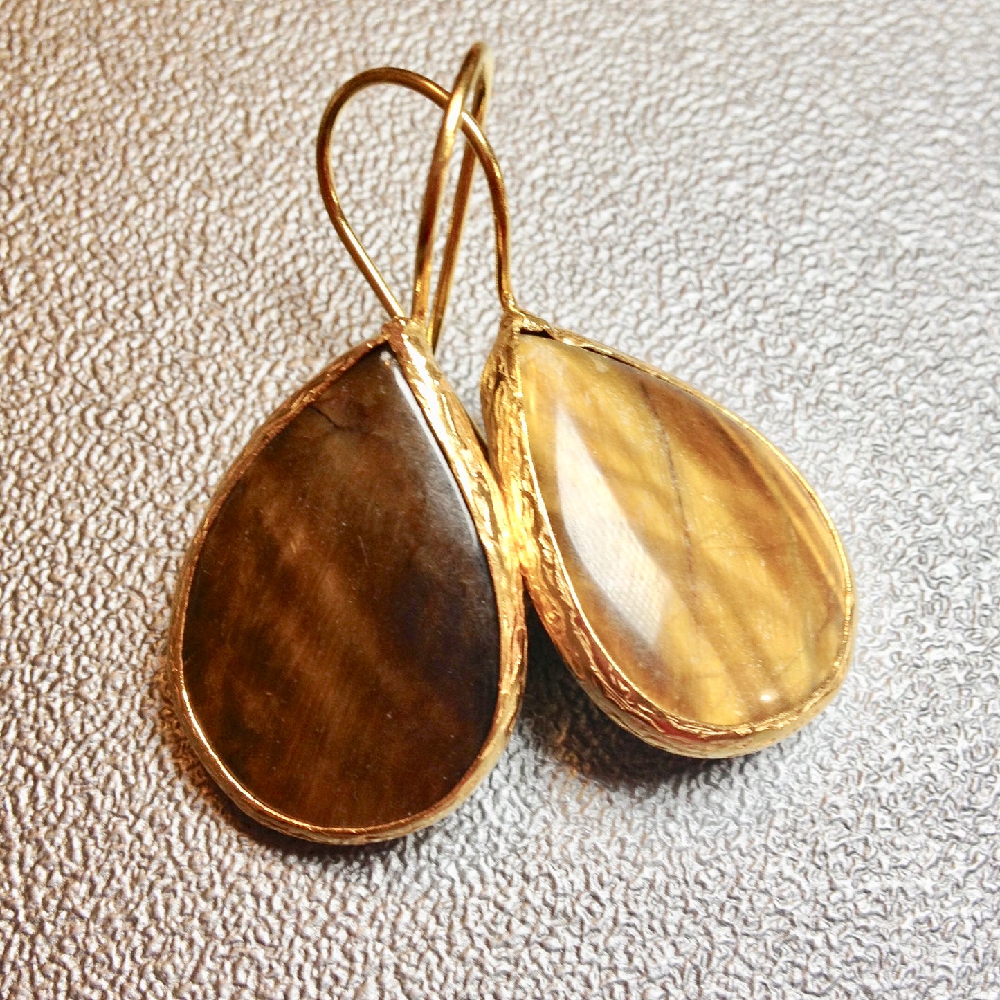 Arete con PIEDRAS NATURALES en gota y ovalo