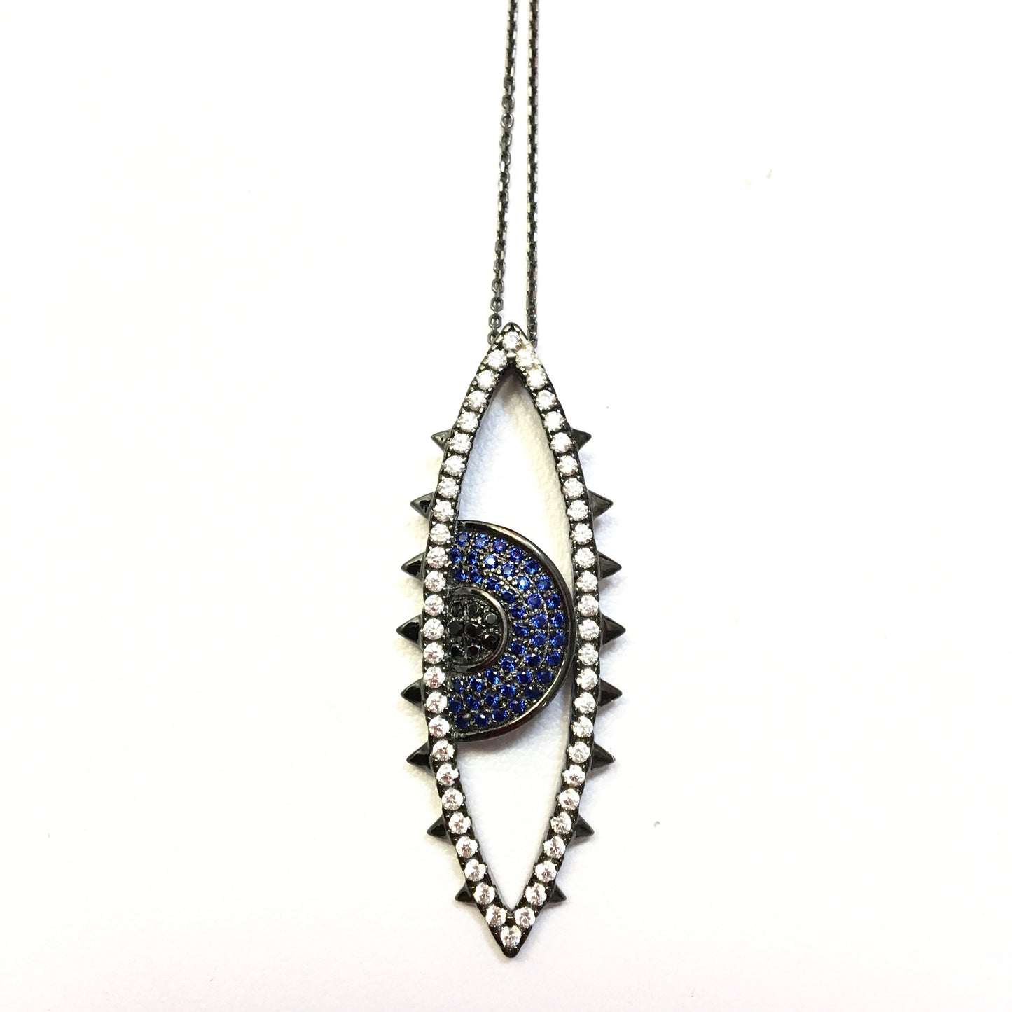 Cadenita de plata con dije DE OVALO CON OJO
