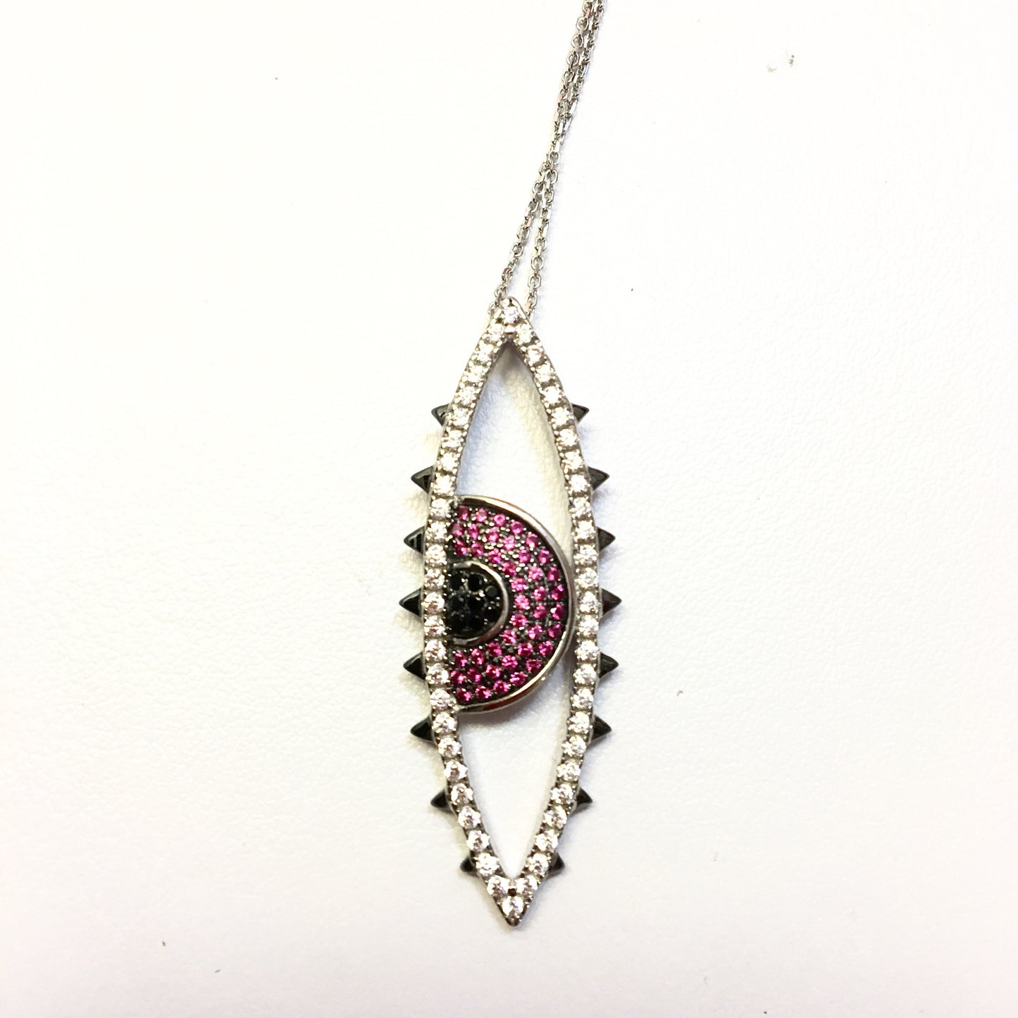 Cadenita de plata con dije DE OVALO CON OJO