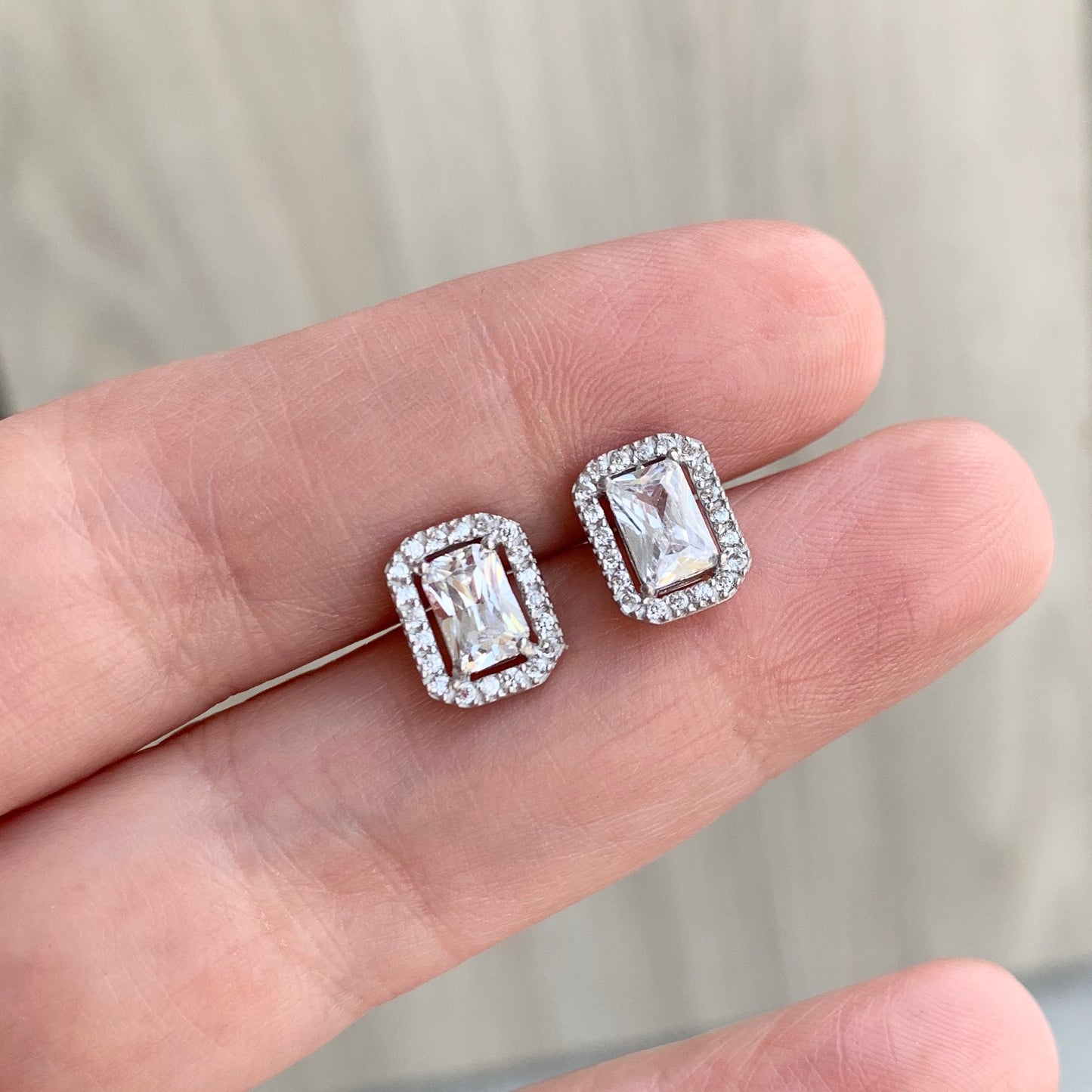 Arete (Broquel) RECTANGULAR con zirconias