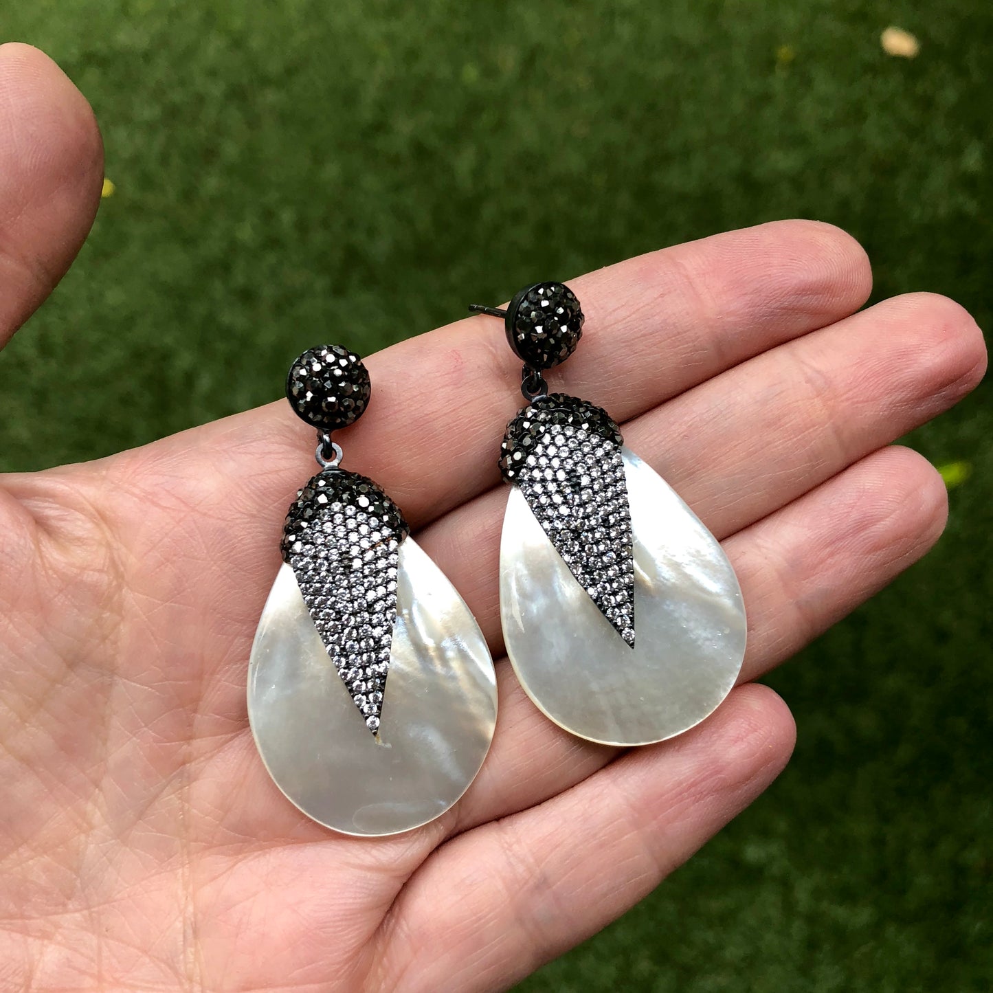 Arete de plata de MADRE PERLA de GOTA Con ZIRCONIAS