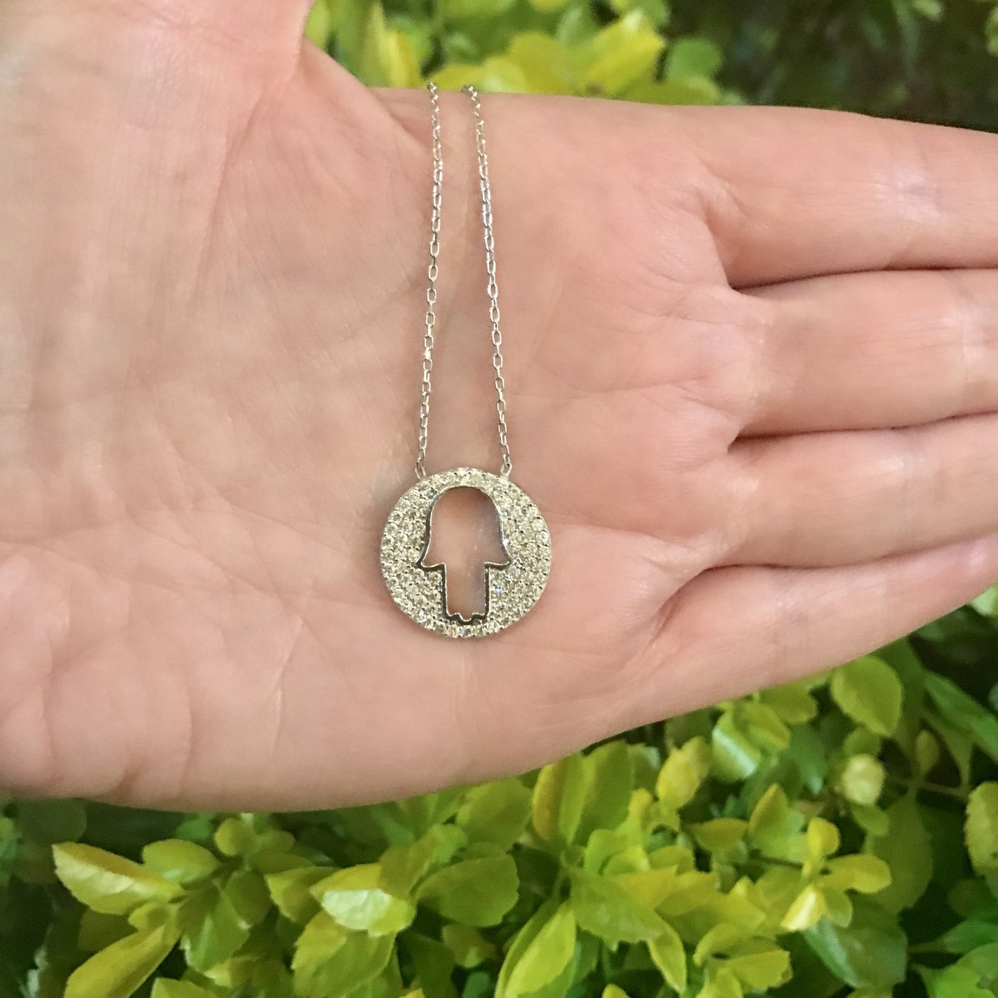 Cadenita de plata .925 con MANO HAMSA HUECA