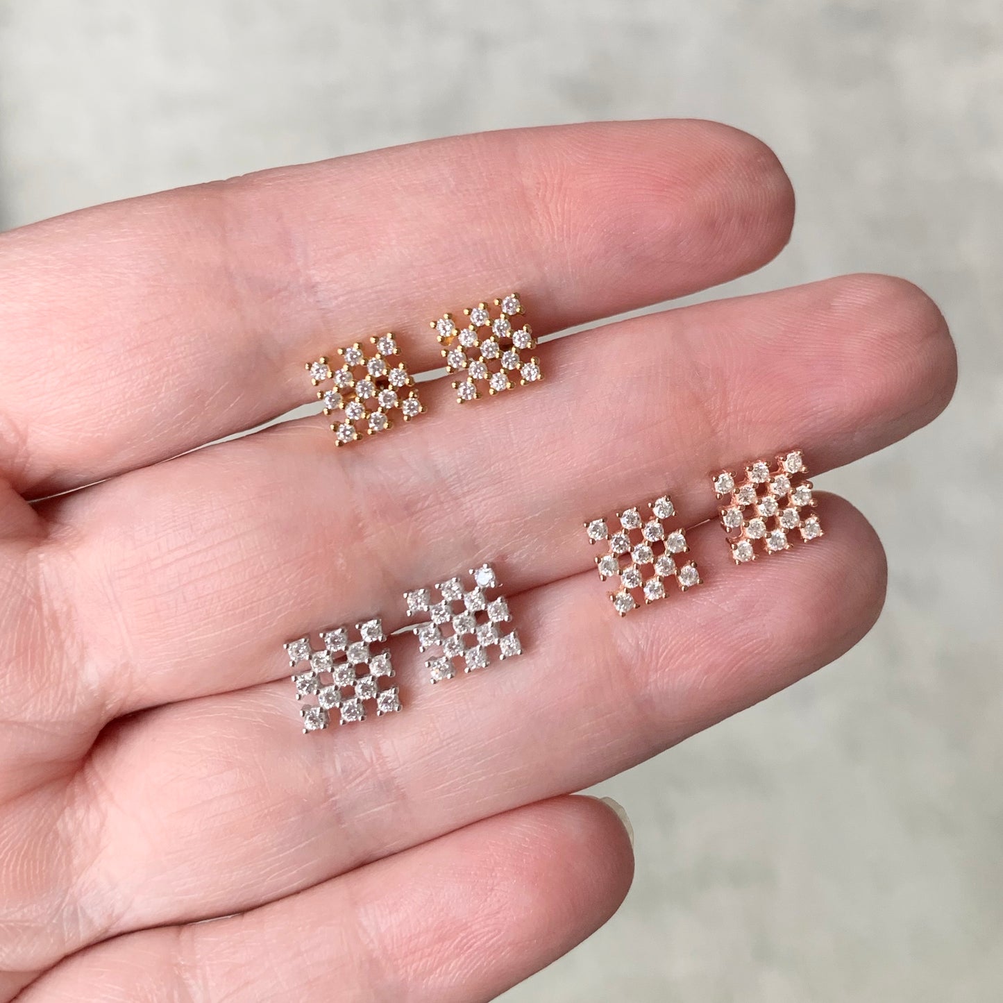 Arete (broquel) de plata CUADRADO con ZIRCONIAS