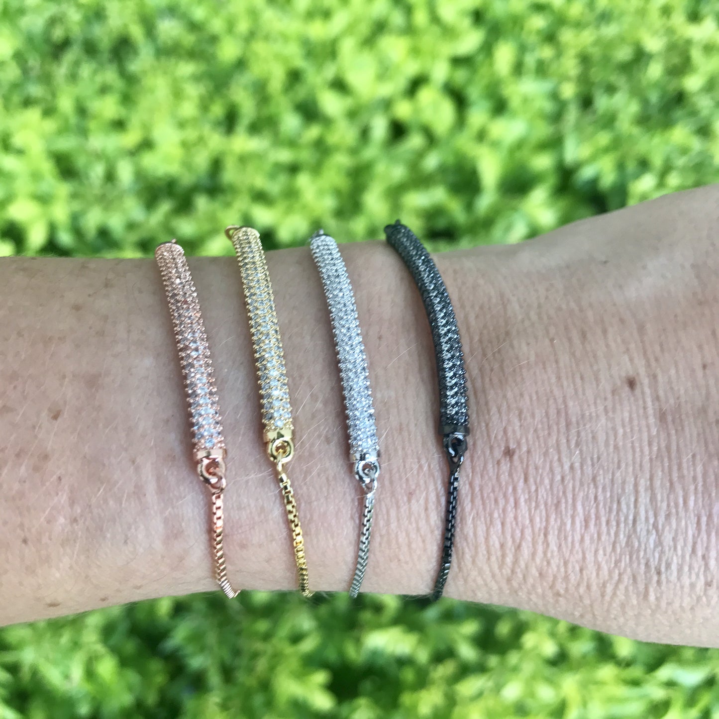 Pulsera Ajustable de BARRITA con ZIRCONIAS