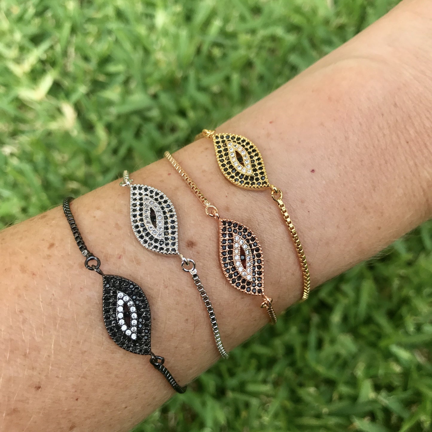 Pulsera Ajustable de OVALO con OJITO