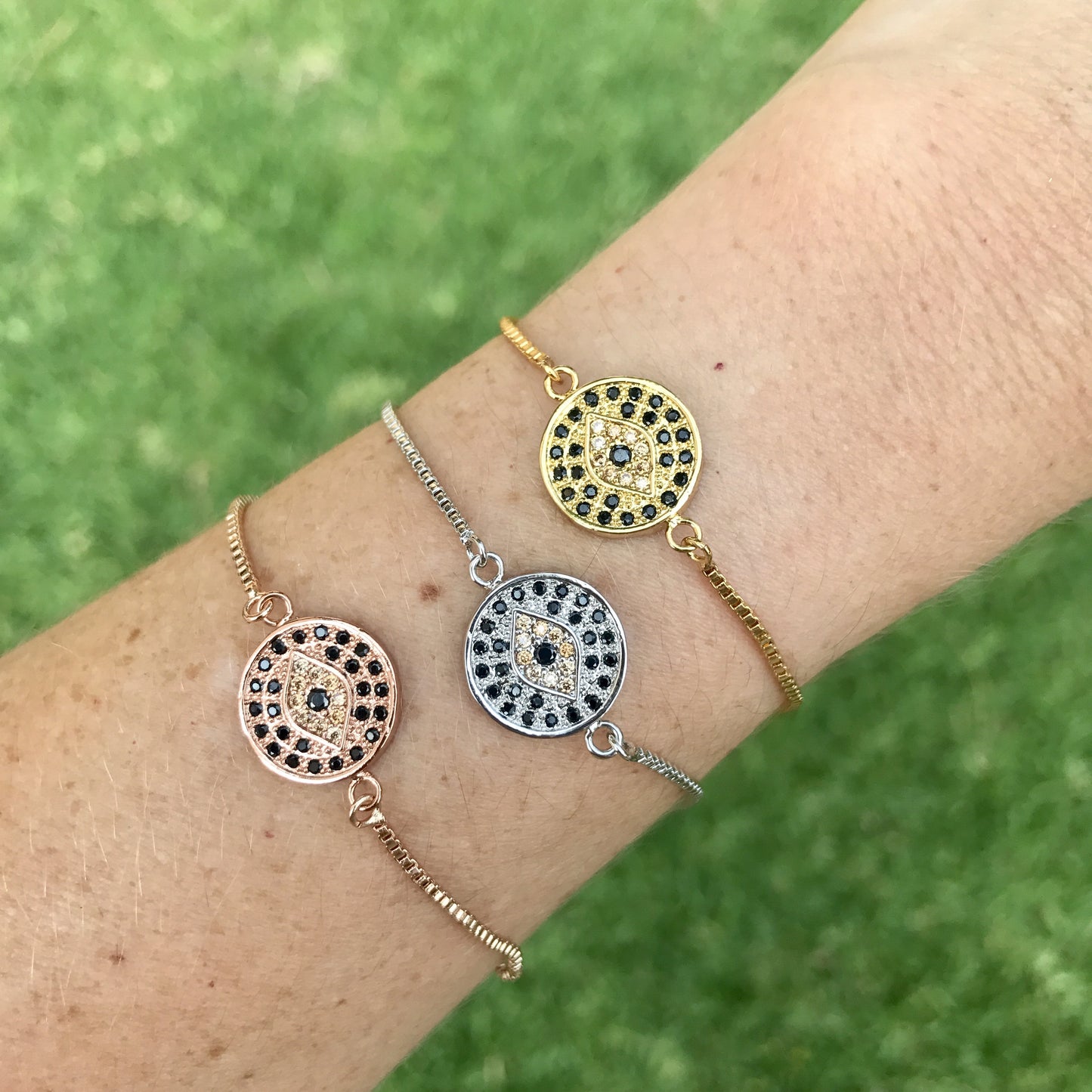 Pulsera Ajustable de CIRCULO con OJITO