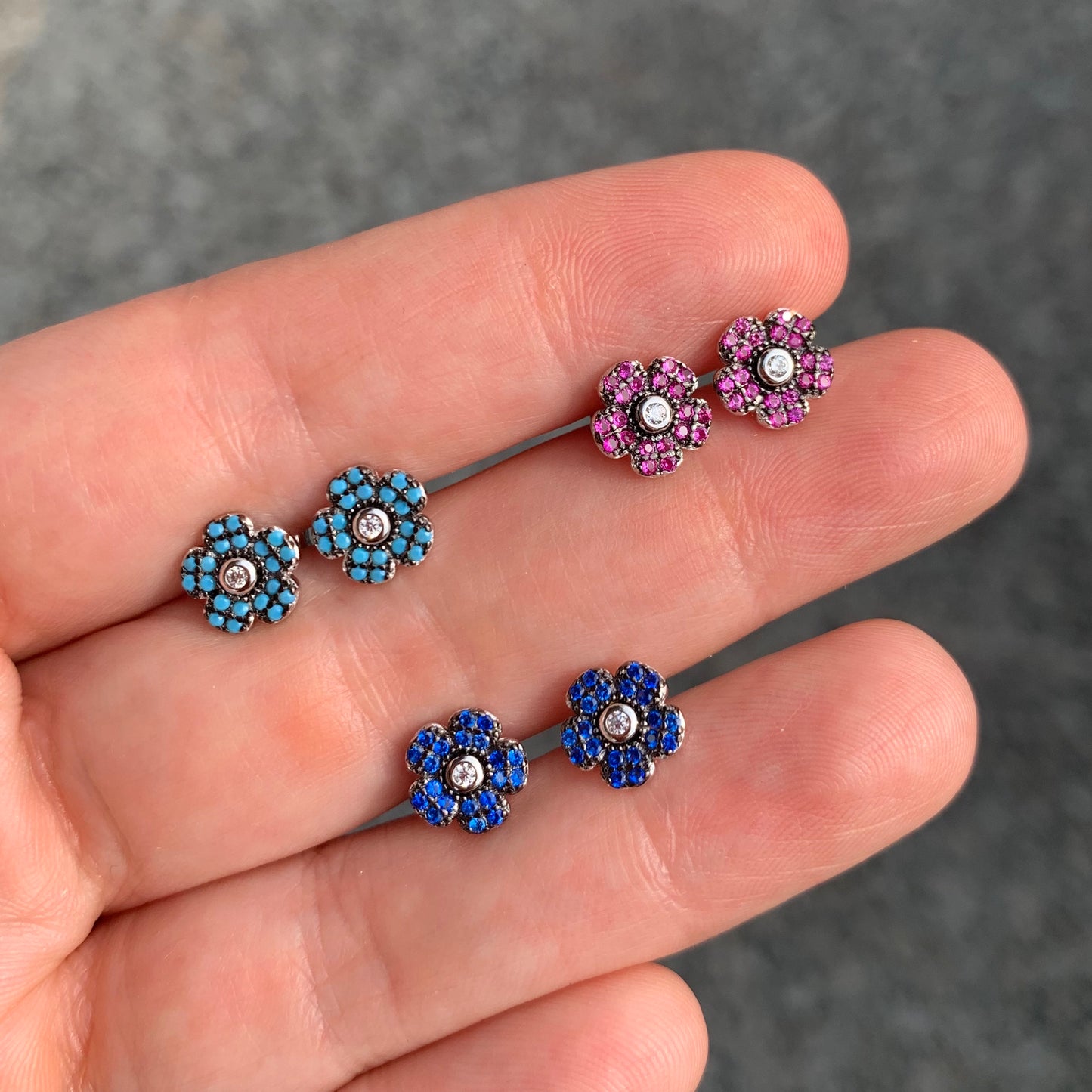 Aretes de FLOR con PIEDRA/ZIRCONIA de COLOR