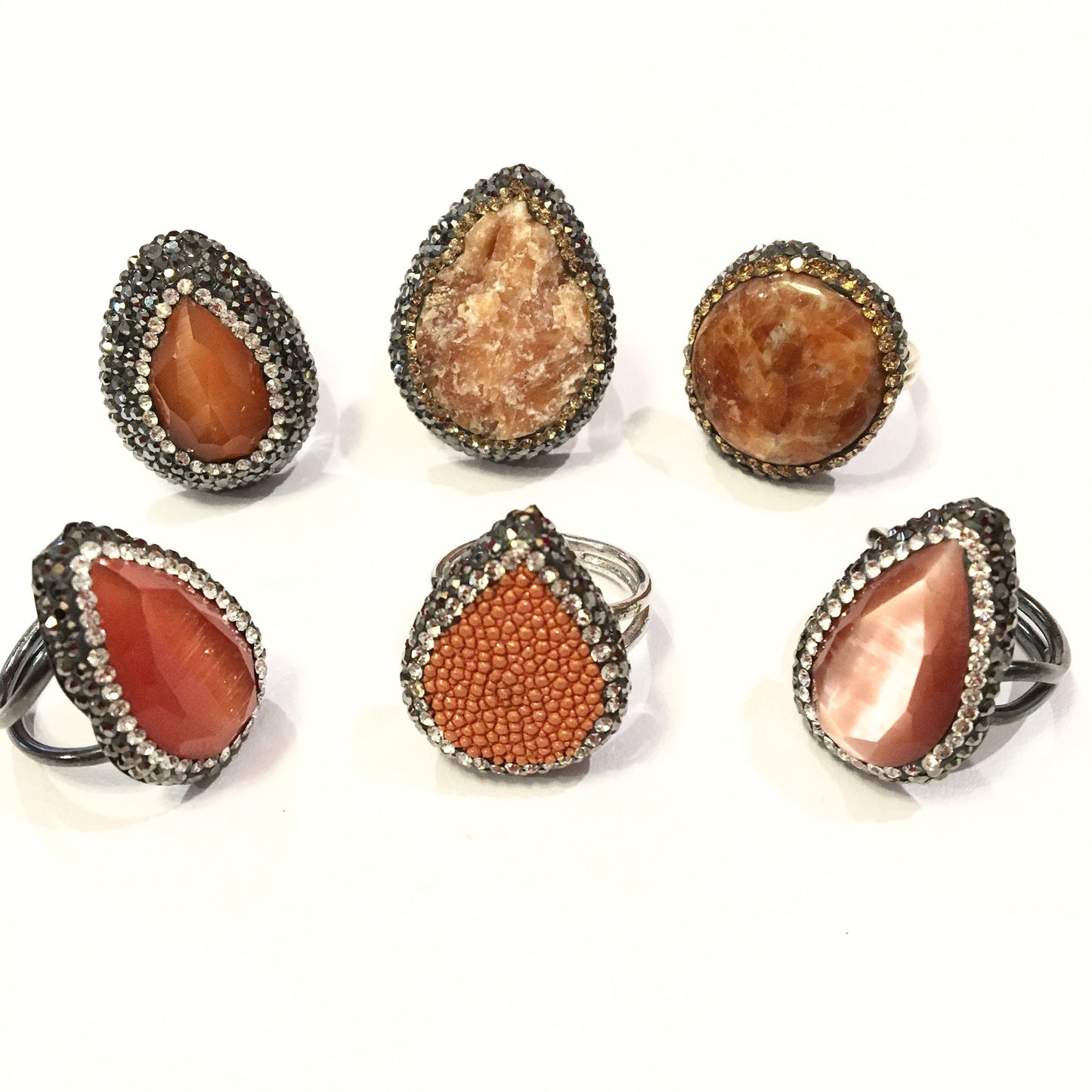 Anillos de plata con piedra natural y cristales en NARANJA/SALMON