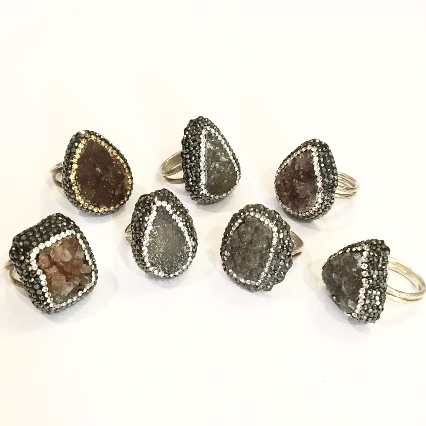 Anillos de plata con piedra natural y cristales en CAFE