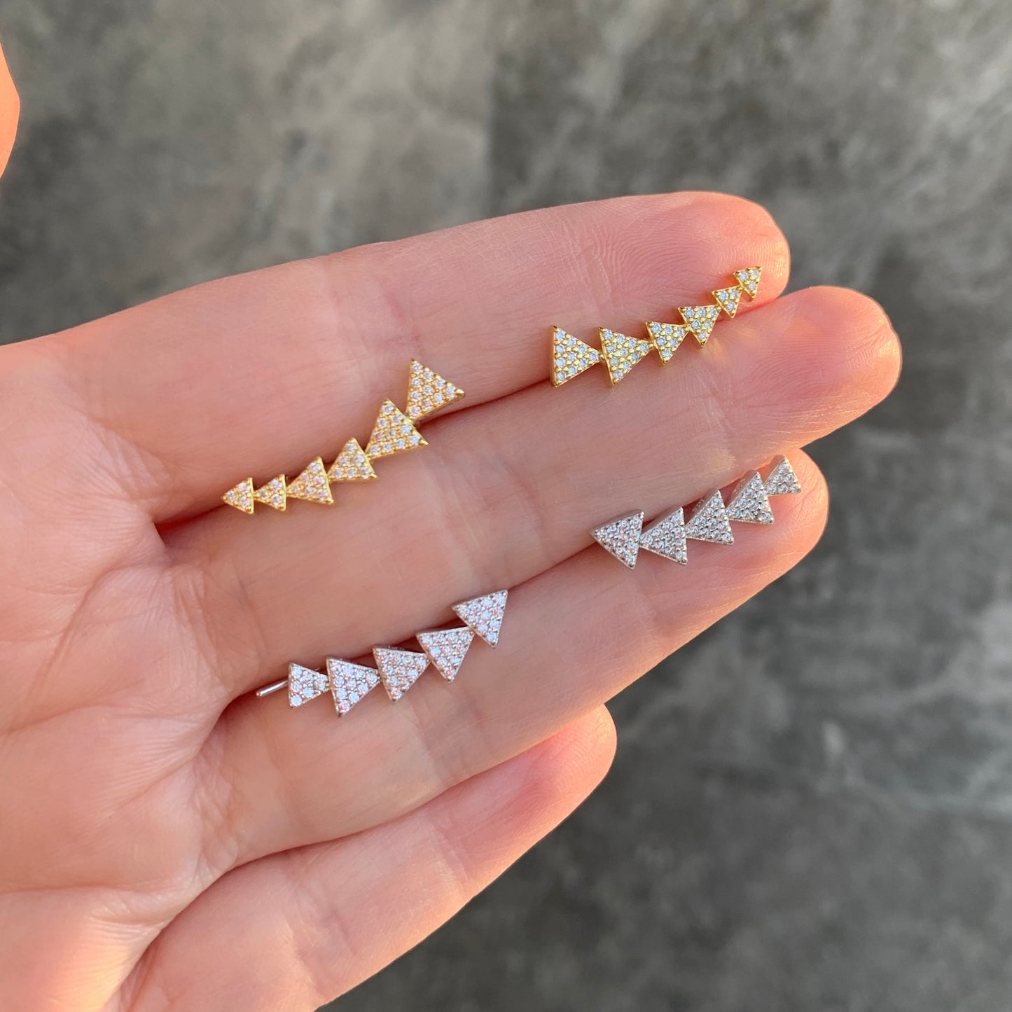 Arete tipo EAR CRAWLER con TRIANGULOS y ZIRCONIAS