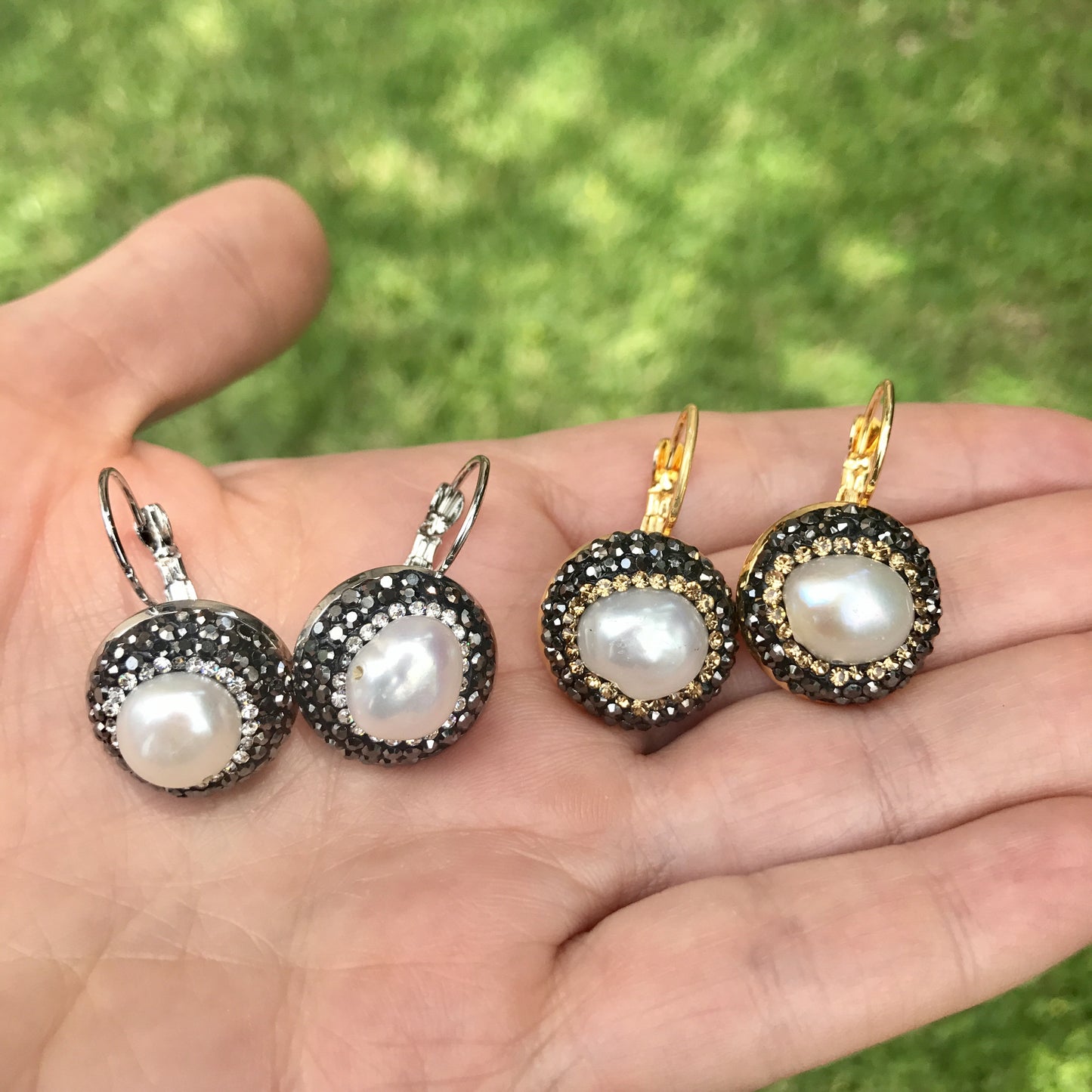 Arete de PERLA con piedra HEMATITA alrededor y broche