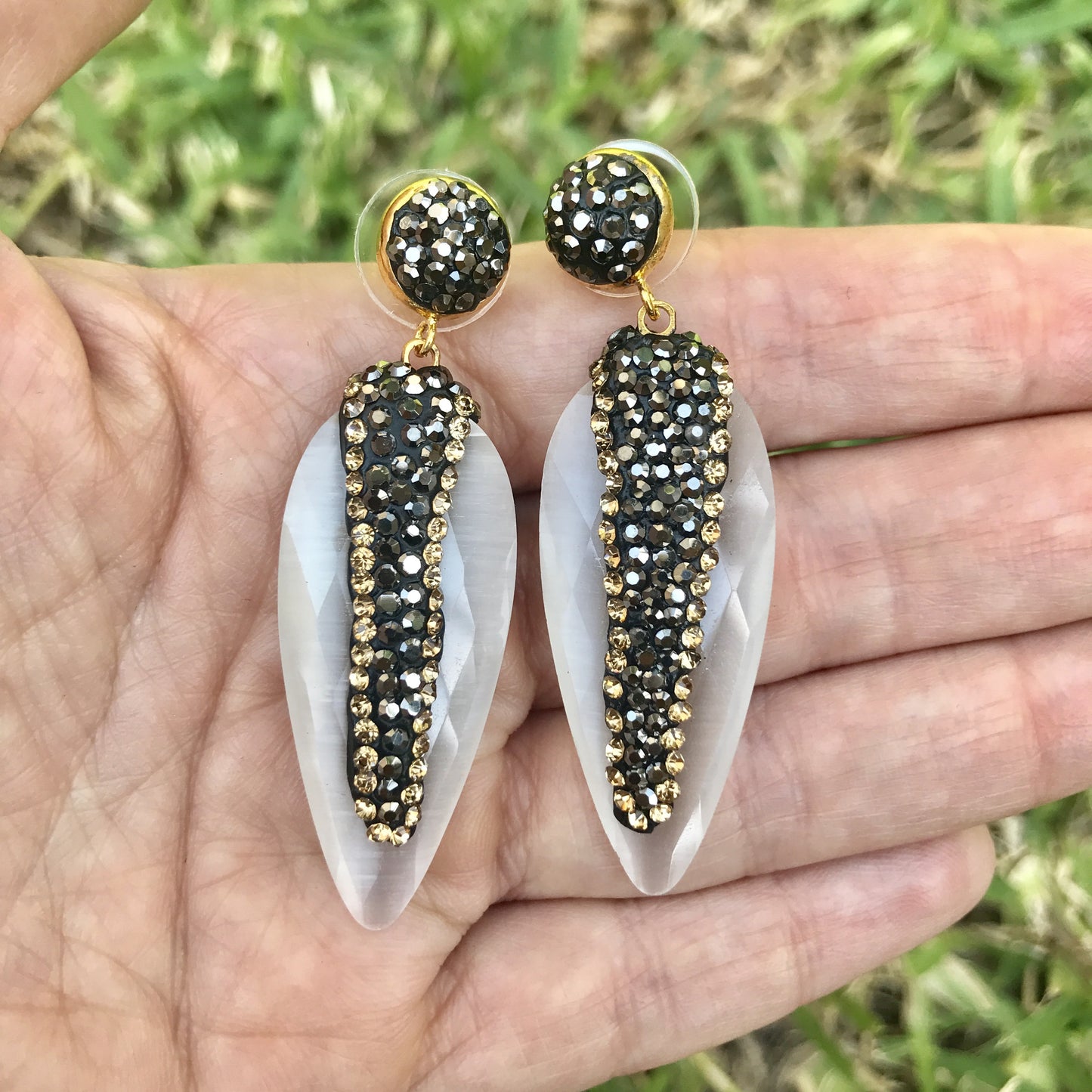 Arete de HOJA de piedra OJO DE GATO con cristales