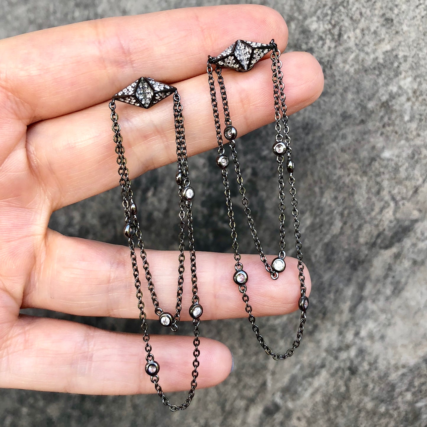 Arete de plata .925 de CADENITA DOBLE con TRIANGULOS con ZIRCONIAS