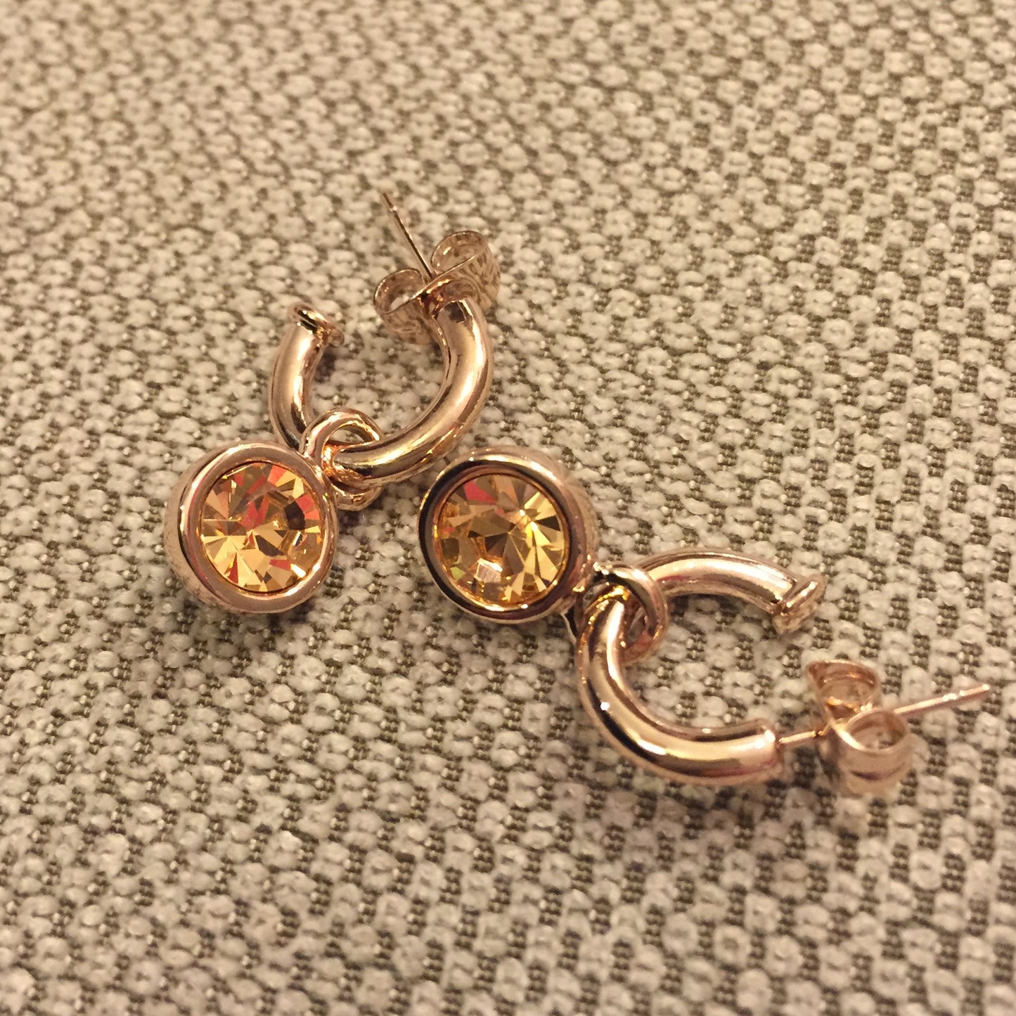 Arete DORADO con cristal SWAROVSKI Colgante