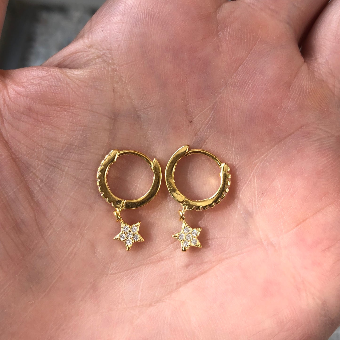 Arracadas de plata .925 con ZIRCONIAS y ESTRELLITA